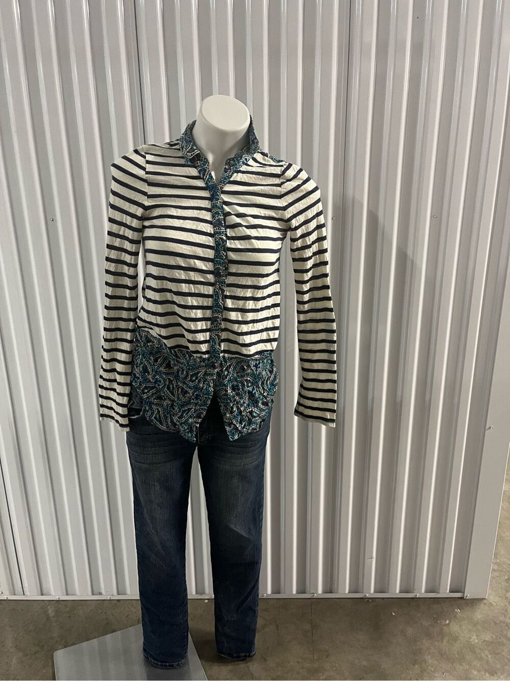 Anthropologie postmark paisley button down top size xs